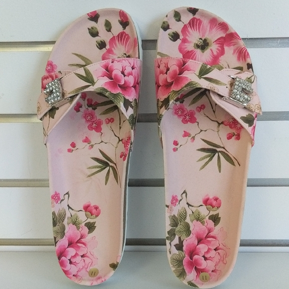 Beverly Feldman Shoes - Beverly Feldman Sandals